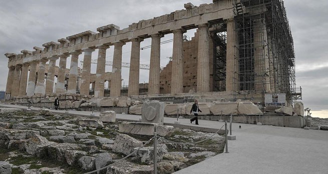 ЮНЕСКО возьмет под пристальное внимание бетонные дорожки на Акрополе