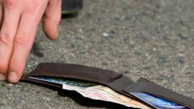 Растеряша, обронившая кошелек с 230€, получила его обратно... от почтальона