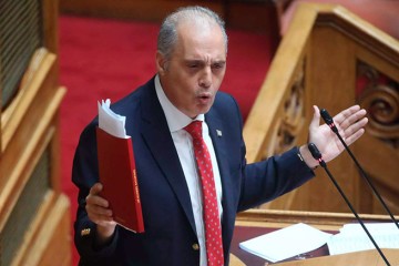 Парламент Греции снял депутатский иммунитет с К.Велопулоса - его будет судить обычный суд