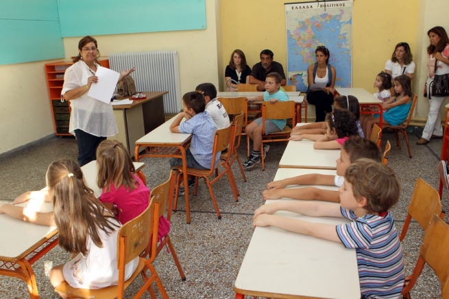 Как греческие учителя выживают в условиях экономического кризиса