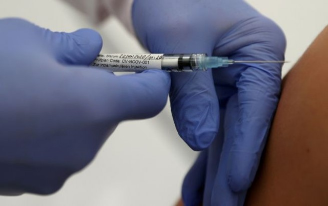 Ламия: врач, делая прививку, пыталась убедить граждан не вакцинироваться