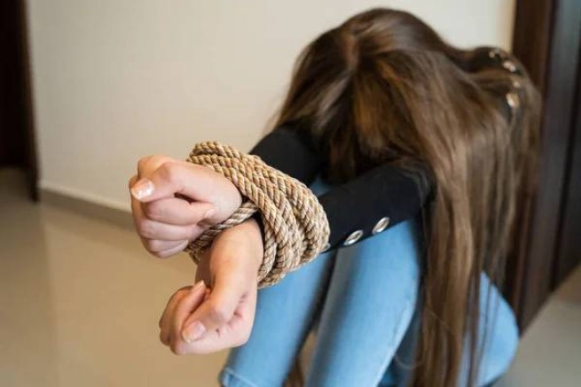 Калифея: жестокое ограбление 30-летней женщины