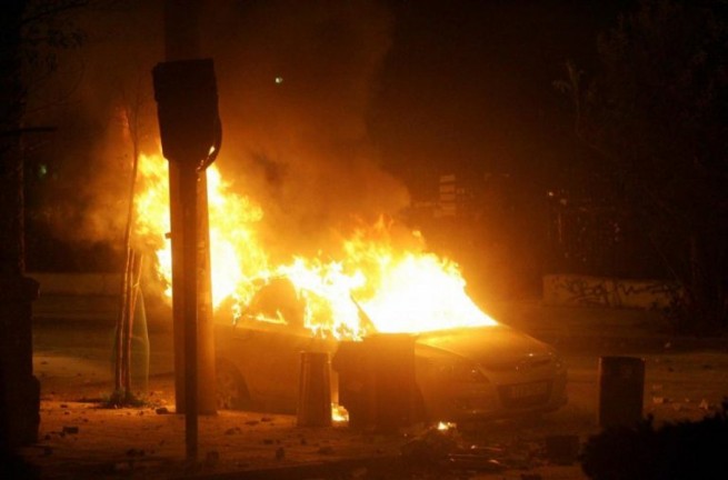 Аттика: Поджог трех автомобилей