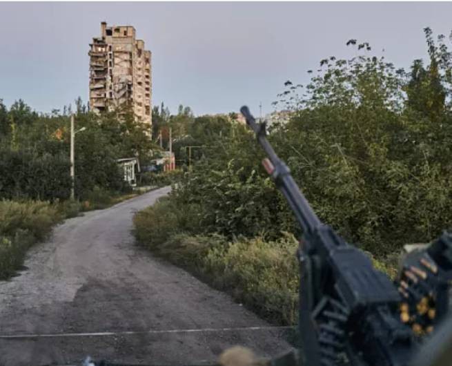 Битва за Авдеевку: в городе продолжают оставаться 1500 мирных жителей (видео)