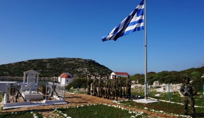 Греческие военные обстреляли турецкий вертолет