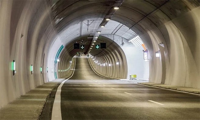 Запускается самый большой городской туннель, который спасет Аттику...