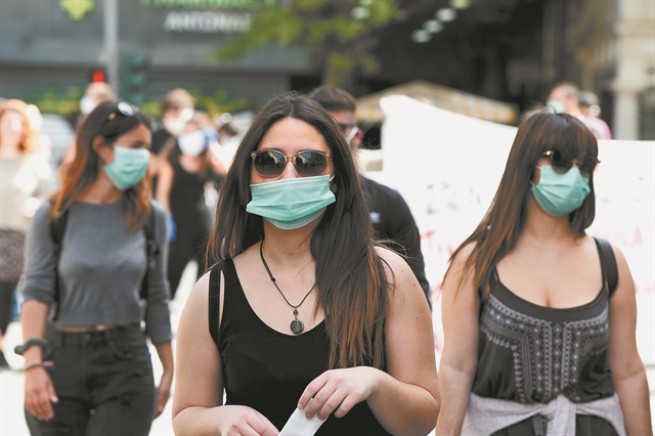 Пять ошибок при ношении маски: новая директива Министерства здравоохранения