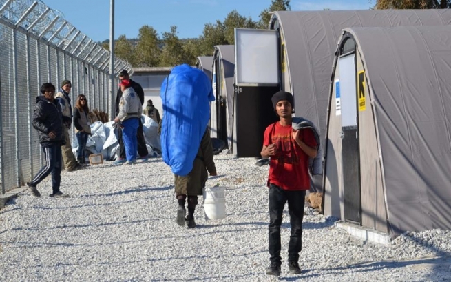 Врачи Лесбоса обвиняют НПО в неспособности заботиться о беженцах
