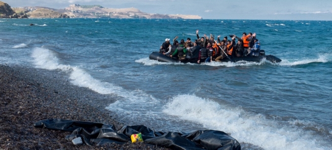 Миграционный кризис вновь грозит Европе: Кто виноват и что делать?