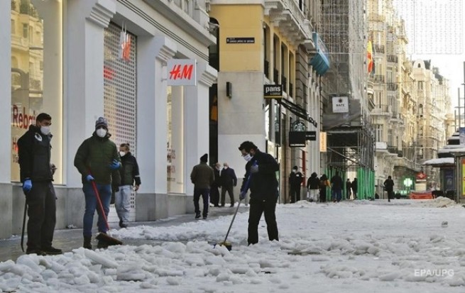 Испания замерзает после обильных снегопадов