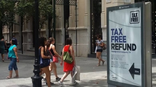 Греция снизила сумму для получения tax free более чем в два раза
