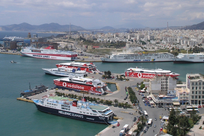 В Греции объявлено о завершении тендера на продажу порта Пирей