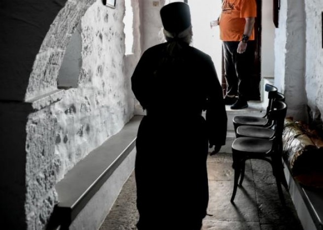 Коронавирус: первый случай на горе Афон, госпитализирован монах
