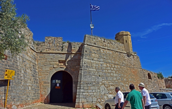 Крепости Греции – идеальное направление для путешествий в любое время года
