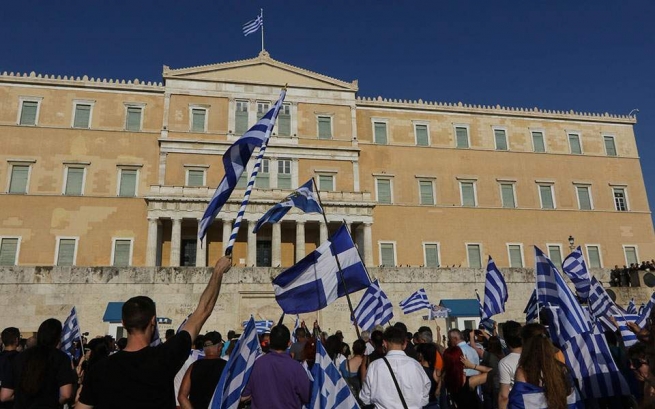Митинги протеста прошли в Афинах, Салоники против соглашения с БЮРМ