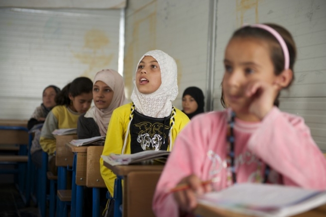 6.000 детей беженцев пойдут в школу