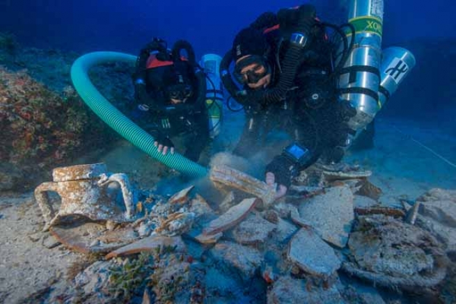 Подводные исследования и находки на о.Китира