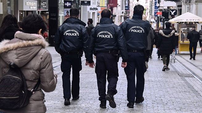2000 сотрудников греческой полиции заражены штаммом Omicron