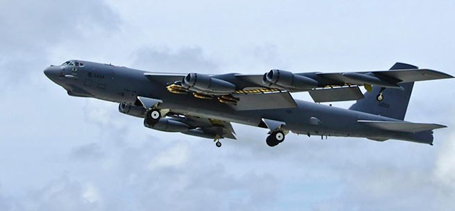 美国回应“MONOLITH”命令：B-52H战略轰炸机“装载”热核装药（视频）