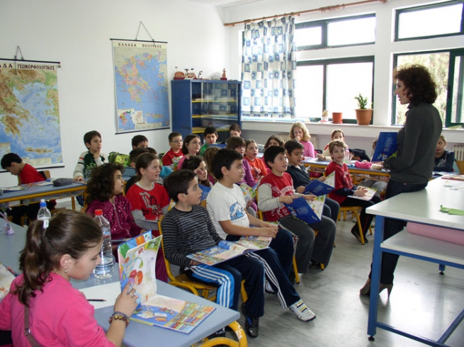 ВНЖ для нелегалов, обучавшихся в греческих школах