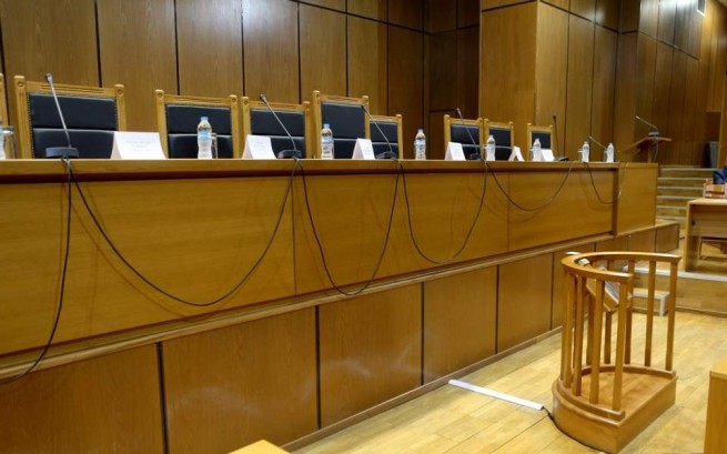 Судебные чиновники спорят из-за Куфодинаса
