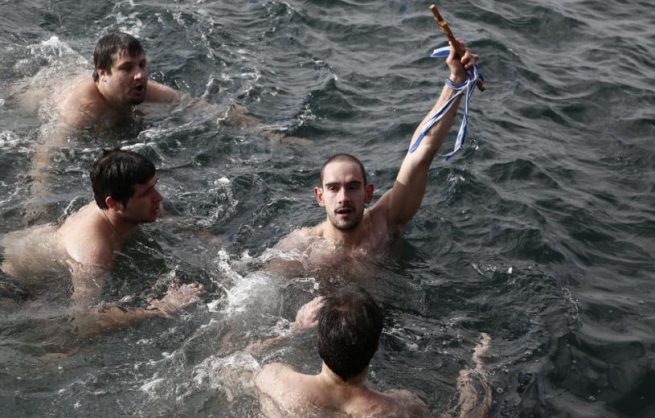 Купание на Феофанию: 6 января в Греции отмечают праздник Крещения