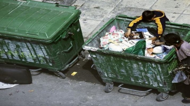 Греки в кризис продолжают выбрасывать еду
