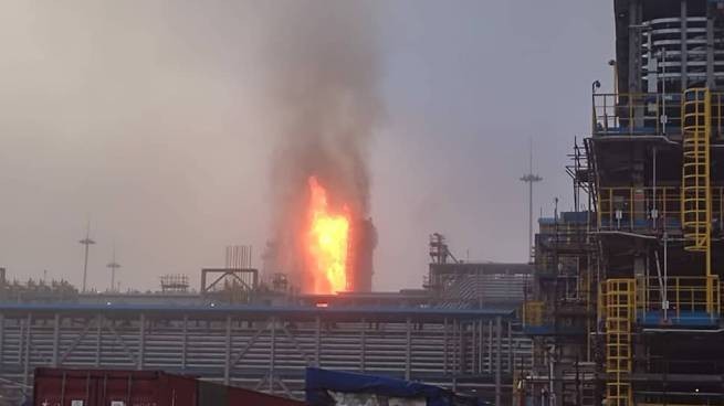 Россия: взрыв на заводе «Газпрома», переработка природного газа приостановлена