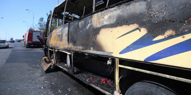 Сгорел туристический автобус на трассе Афины - Салоники