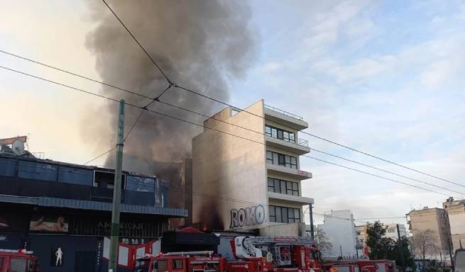Большой пожар в ночном клубе в Гази (видео)