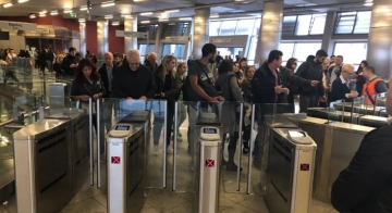 Министр:Турникеты в афинском метро закроют к концу февраля