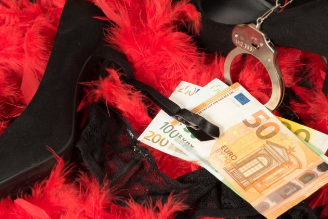 Услуги проституток чем дальше, тем дешевле, расценки снижаются из-за иностранок | nordwestspb.ru