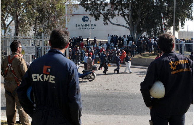 Пятеро рабочих серьезно пострадали в результате аварии на ΕΛΠΕ