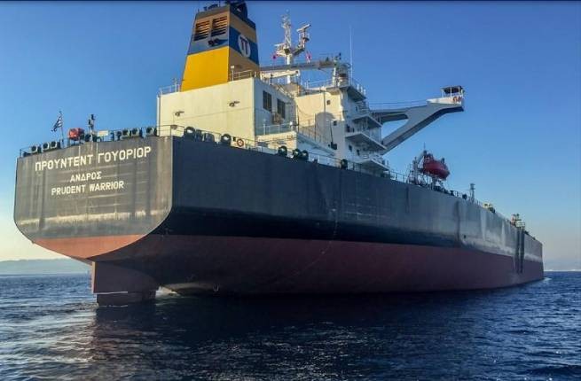 Иран отпускает экипажи, но танкеры остаются в плену