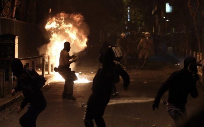 Четыре анархиста арестованы  в Афинах за владение зажигательными бомбами
