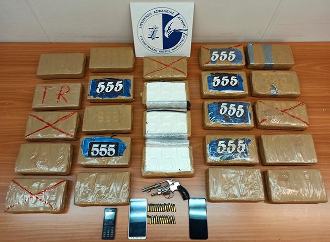 Греческая полиция конфисковала 28 кг кокаина