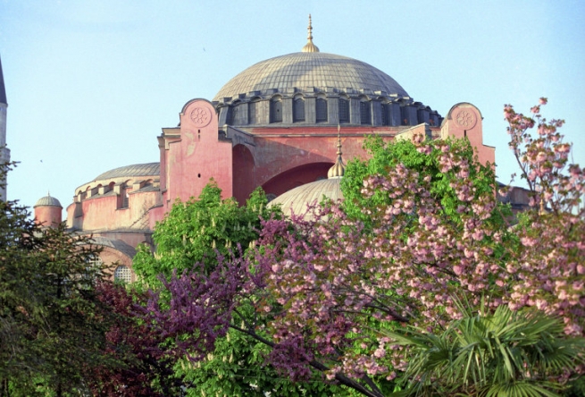 Турция ответила на критику Греции из-за чтения Корана в Храме Святой Софии