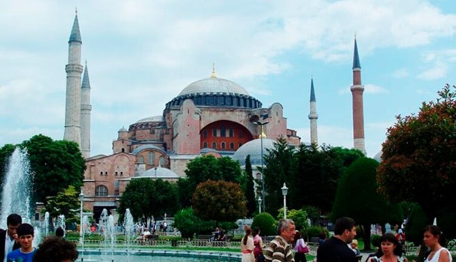 Туристы, турки и паломники, или как Святую Софию в мечеть превратили