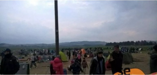 Лагерь беженцев Килкис превратился в поле боя: расстрелян один человек