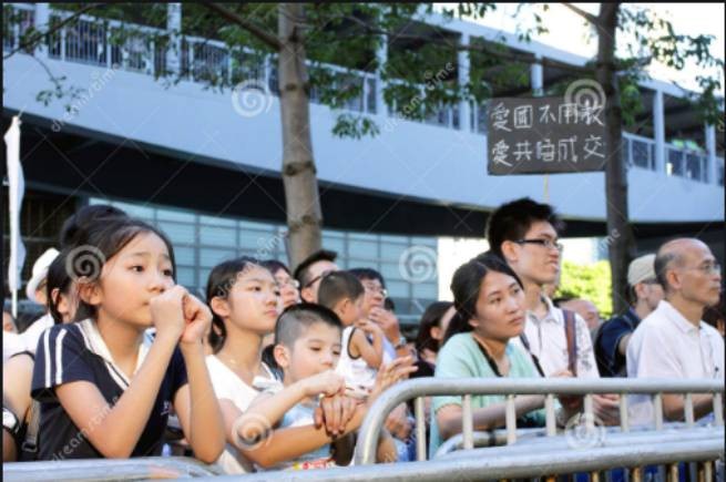 Гонконг: новая программа образования направлена на предотвращение протестов в стране