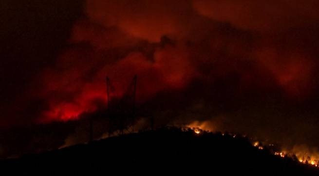 Греция: беспрецедентная жара и сильный ветер мешают тушению пожаров