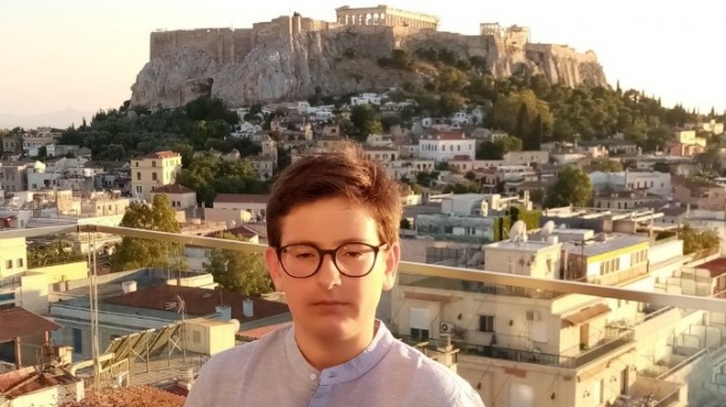 13-летний греческий школьник занял первое место на всемирном конкурсе поэзии