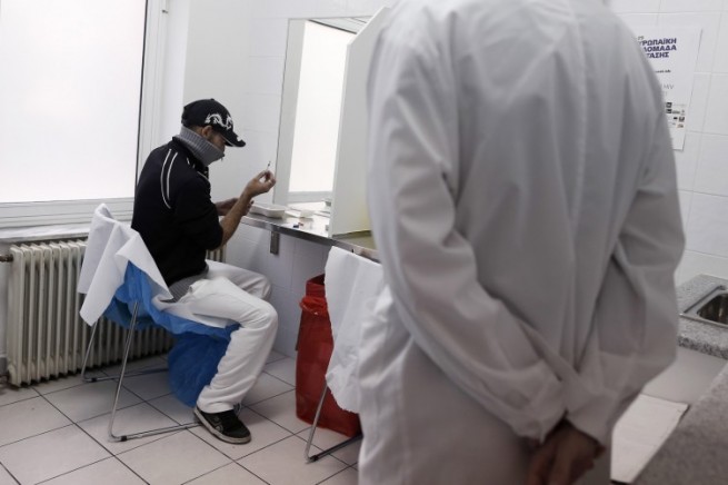 Парламент Греции утвердил закон о "помещениях для потребления наркотиков"