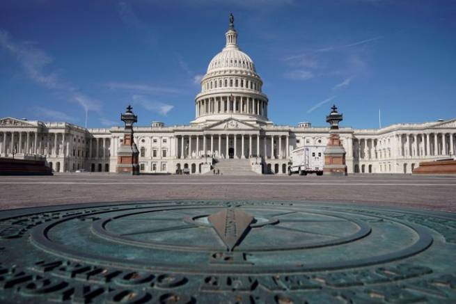 Сенат США согласовал законопроект о помощи Украине, спикер палаты представителей обещает заблокировать его