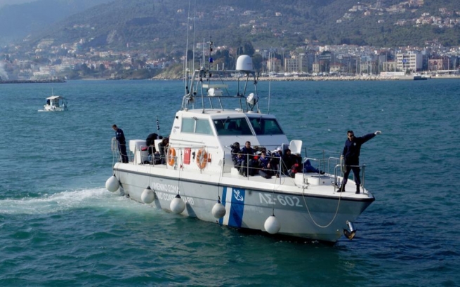 Лодка с мигрантами послала сигнал SOS у побережья Кефалоньи