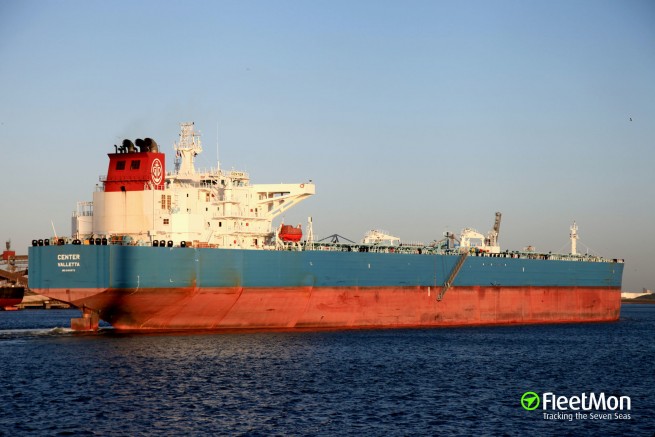 Сорок мигрантов, спасенных датским танкером, прибыли в Грецию