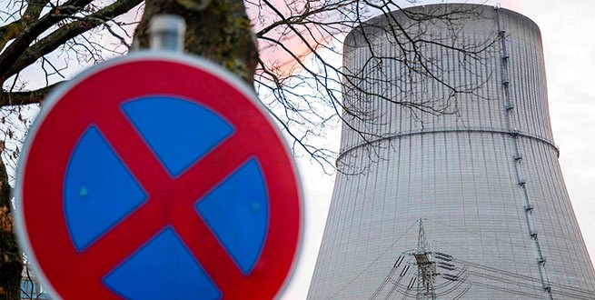 Германия закрыла 3 последние атомные станции