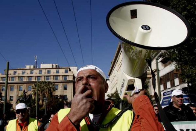 Греческие профсоюзы проводят забастовку против пенсионной реформы