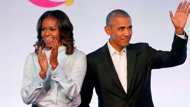Барак и Мишель Обама на отдыхе в Антипаросе, в гостях на вилле Тома Хэнкса
