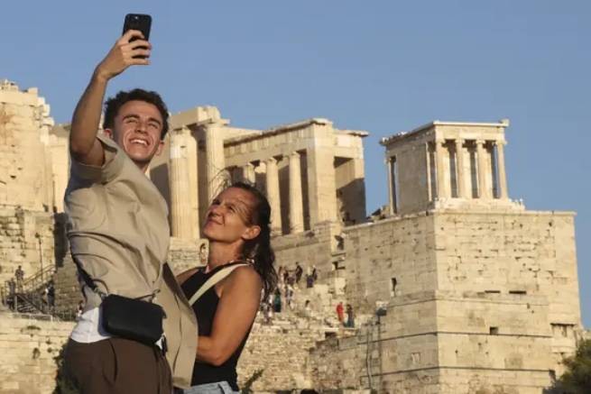 The Guardian: Афины предлагают самый дешевый в Европе отдых в городе